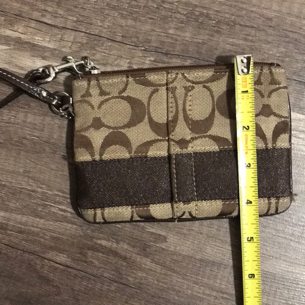 Coach Wristlet - Picture 7 of 8